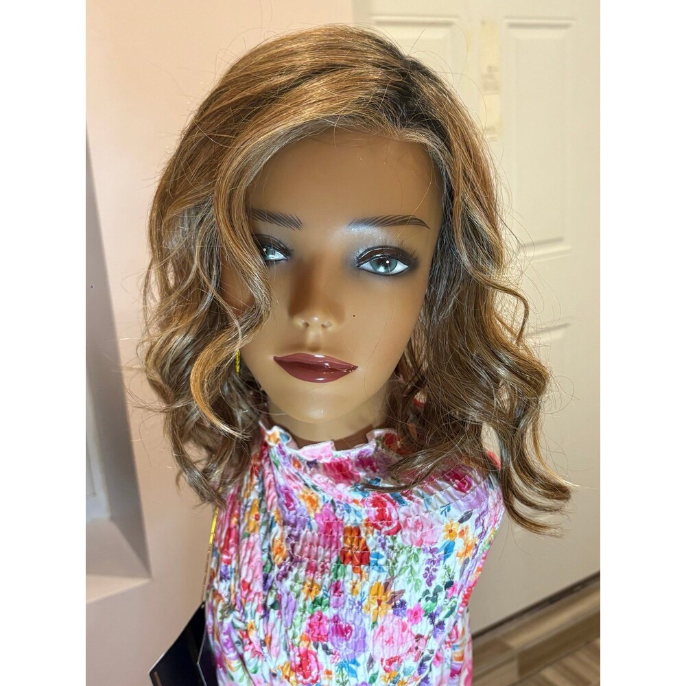 Belle tress “Amaretto-E” wig in color Mocha with cream New